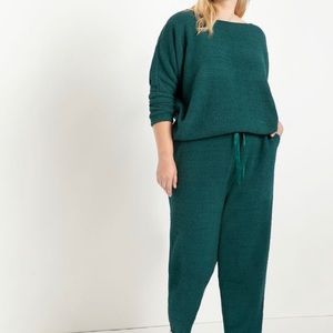 Plus size loungewear set ELOQUII pants + sweater